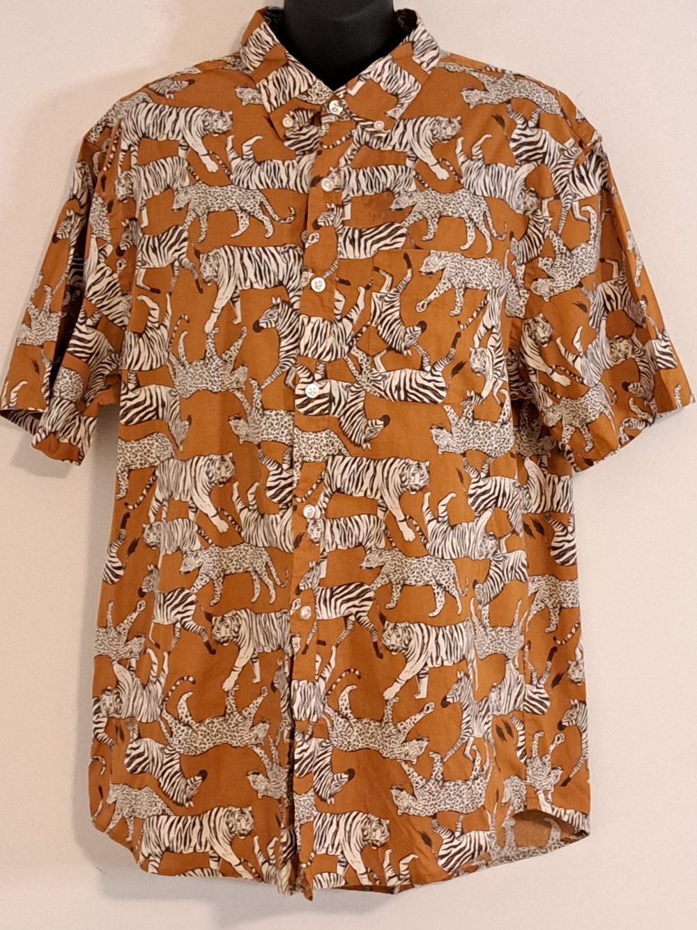 Old Navy Men's Short-Sleeve Button-Down Shirt Animal Print Men's Size Large - Picture 5 of 10